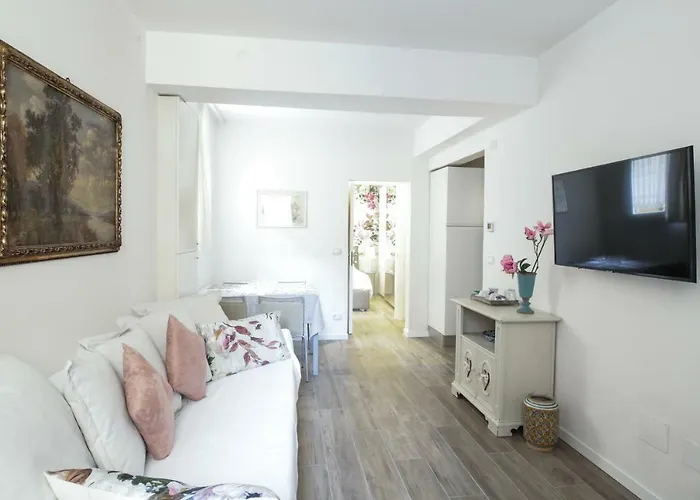 Charming And Cosy *