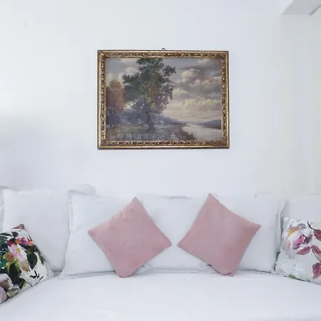 Charming And Cosy 公寓 *
