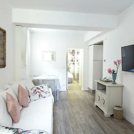Charming And Cosy *